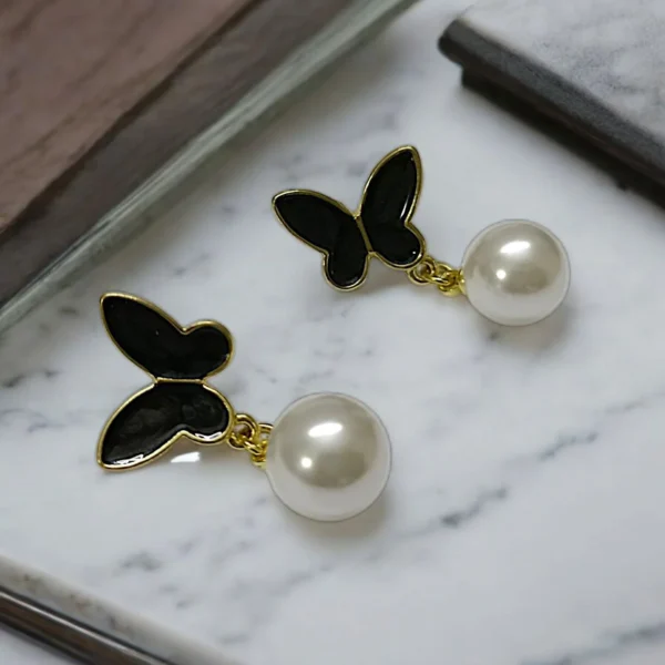 Korean Fancy Pearl Drop Earrings - ADKE161