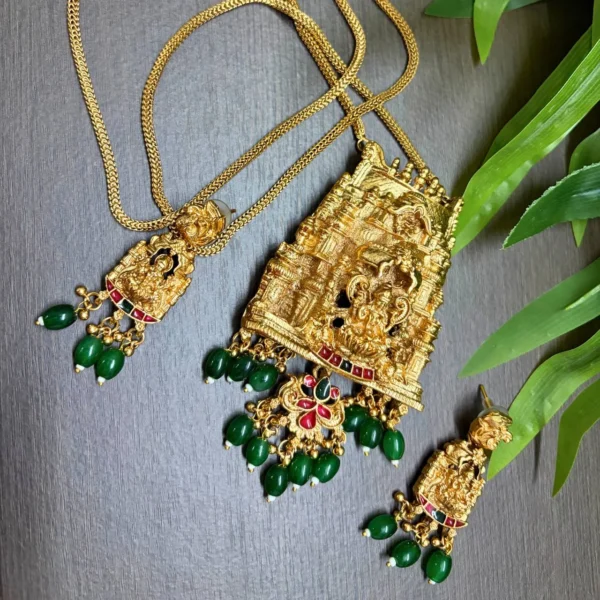 Antique Lakshmi Pendant with 30inc Dollar Chain - ADDC264