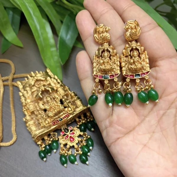 Antique Lakshmi Pendant with 30inc Dollar Chain - ADDC264